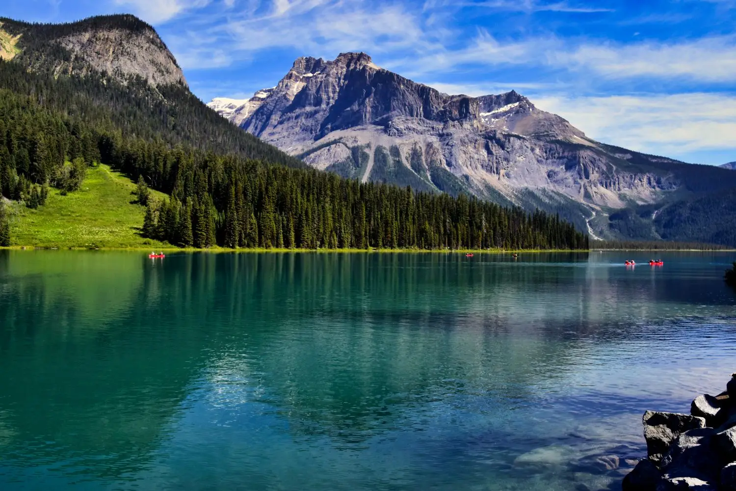 Turquoise mountain lake